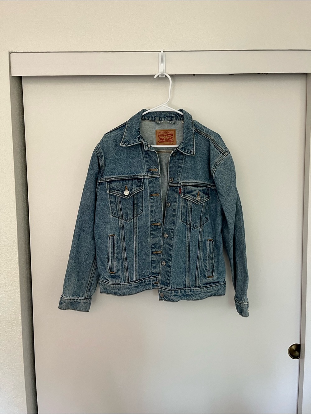 Levi's Light Blue Denim Trucker Jacket - Classic Women's Jean Jacket